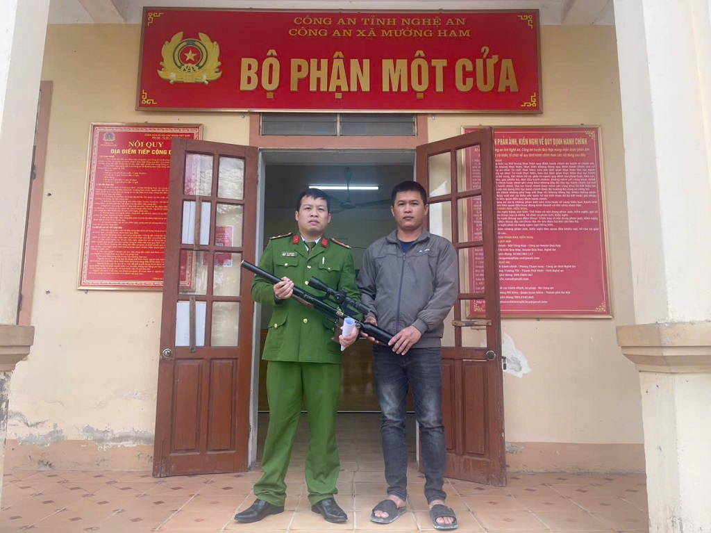 Vận động Nhân dân giao nộp vũ khí, vật liệu nổ và công cụ hỗ trợ