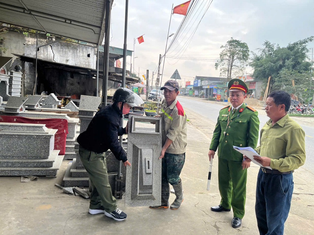 Tăng cường giải tỏa hành lang an toàn giao thông dịp Tết và Lễ hội đầu xuân