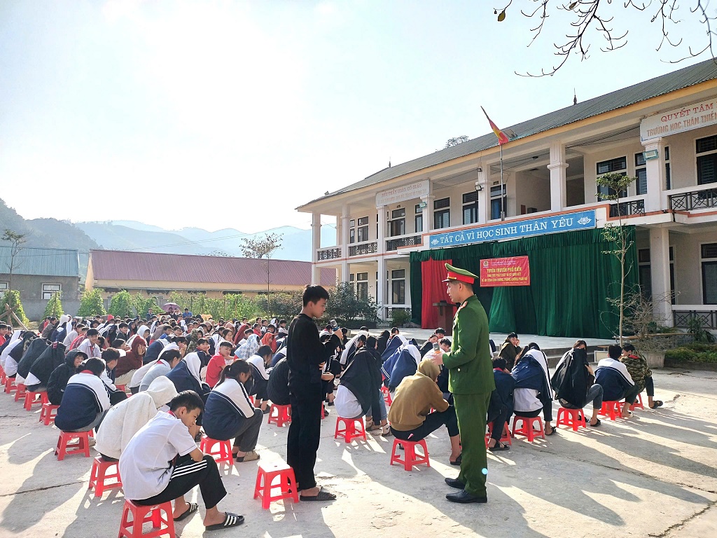 Tuyên truyền pháp luật tại trường học