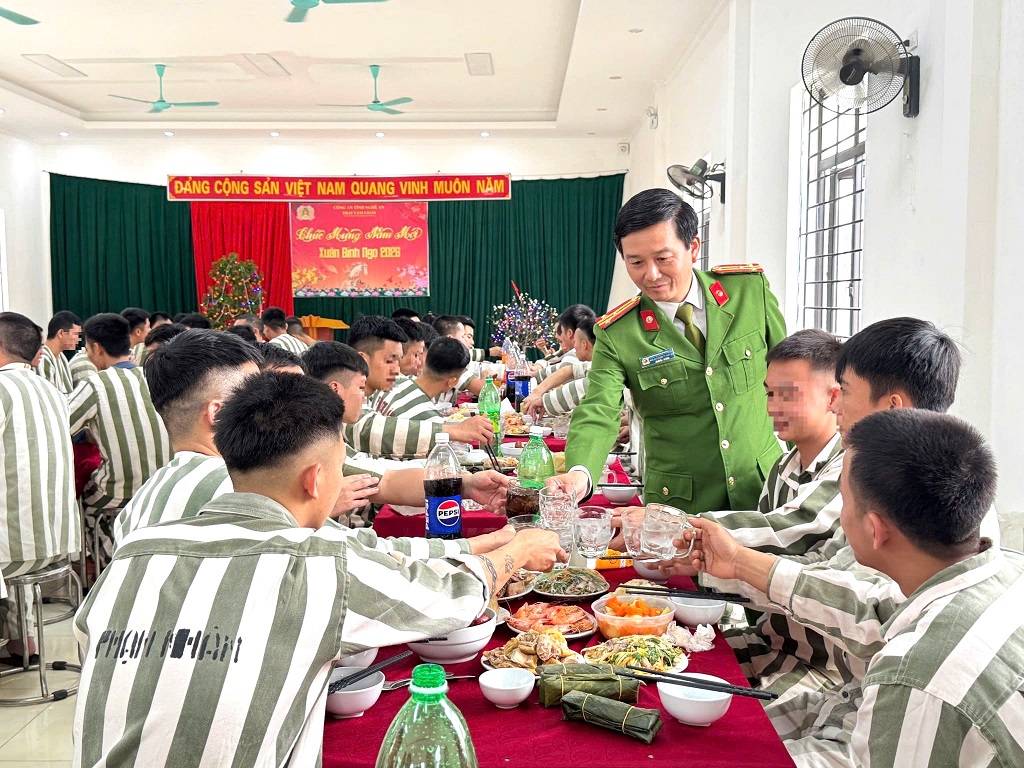 Tết sớm cho phạm nhân tại Trại Tạm giam Công an tỉnh