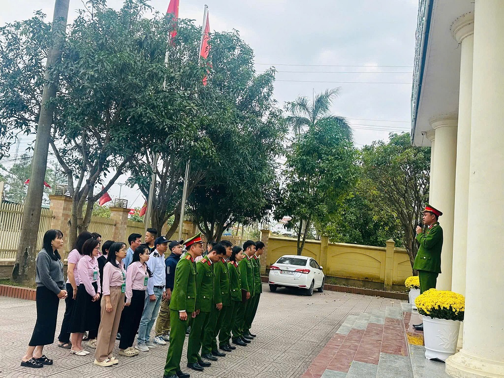 Công an xã Vạn An tổ chức diễn tập phương án xử lý tình huống chống cướp tài sản tại ngân hàng