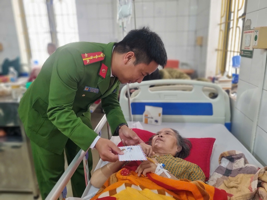 Công an xã Đại Đồng tổ chức nhiều hoạt động thiện nguyện dịp Tết Nguyên đán Bính Ngọ 2026