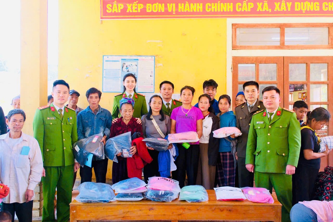 Công an xã Môn Sơn tổ chức Chương trình 