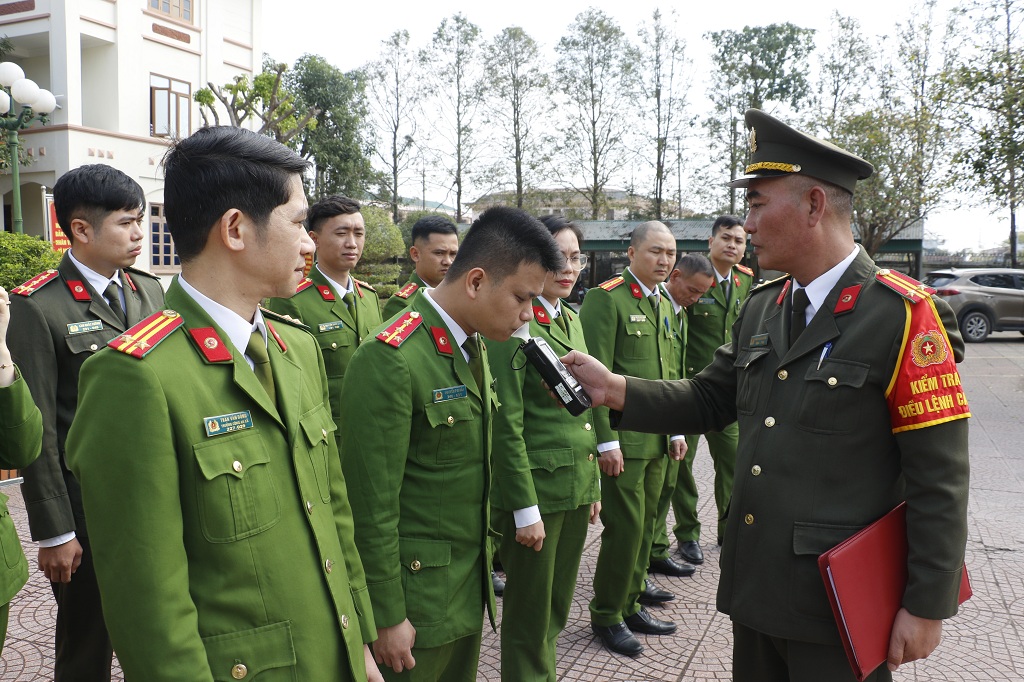 Tăng cường kiểm tra việc chấp hành điều lệnh CAND trong dịp Tết Nguyên đán Bính Ngọ 2026