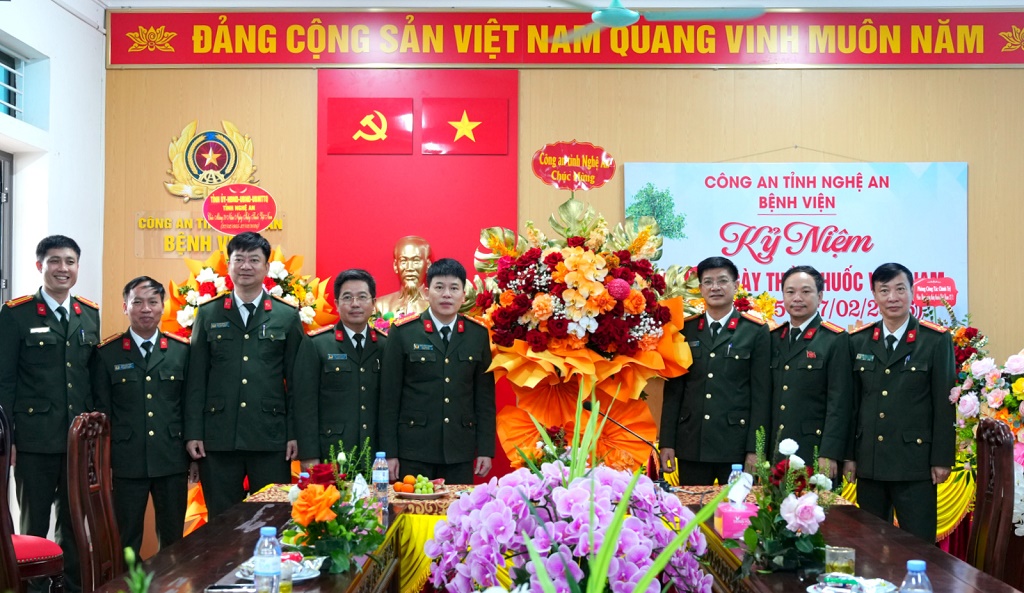 Lãnh đạo Công an tỉnh chúc mừng Ngày Thầy thuốc Việt Nam 27/02