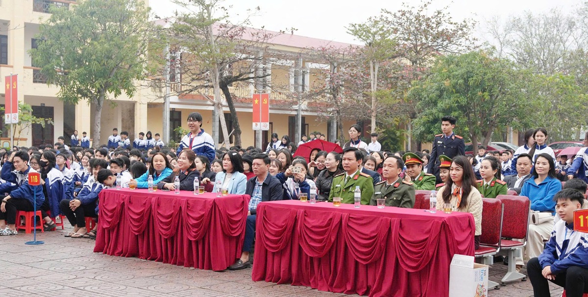 Đại biểu tham dự phiên tòa giả định