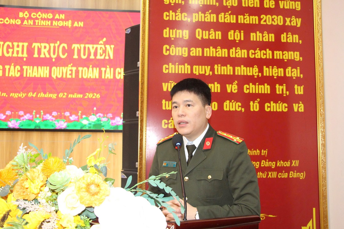 Đồng chí Đại tá Trần Hồng Quang, Phó Giám đốc Công an tỉnh phát biểu chỉ đạo tại lớp tập huấn