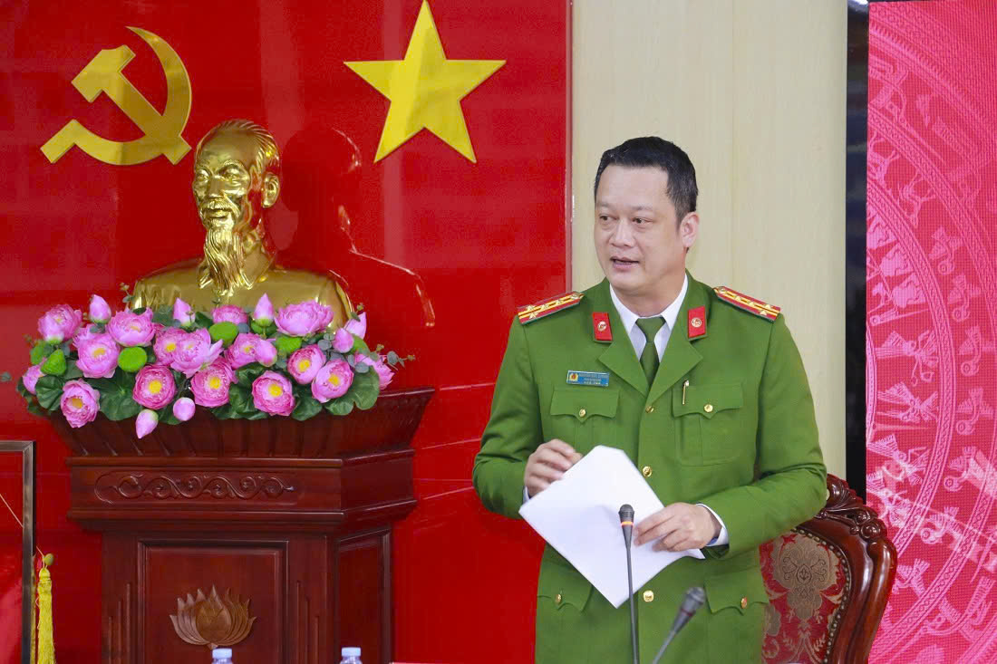 Đồng chí Đại tá Nguyễn Đức Cường, Ủy viên Ban Thường vụ Đảng ủy, Phó Giám đốc Công an tỉnh phát biểu tại buổi tọa đàm