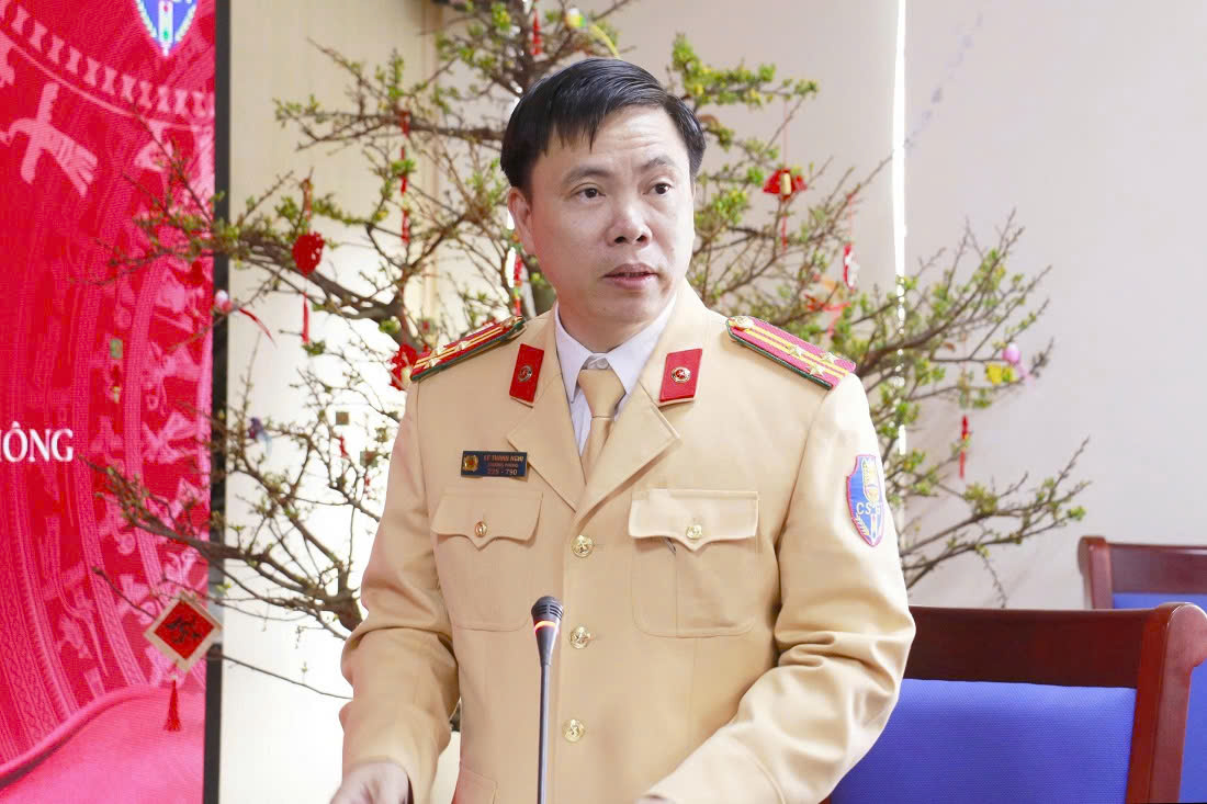 Đồng chí Thượng tá Lê Thanh Nghị, Trưởng phòng CSGT trình bày diễn văn khai mạc