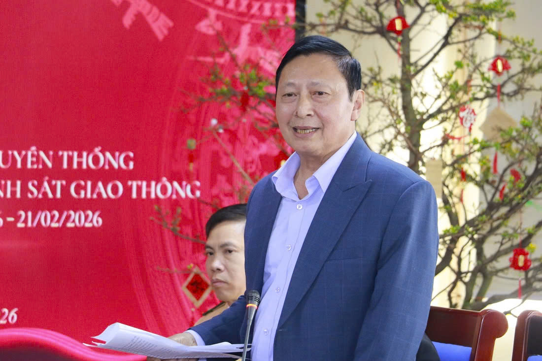 Đồng chí Đại tá Trần Văn Thái, nguyên Trưởng phòng CSGT phát biểu tại buổi tọa đàm