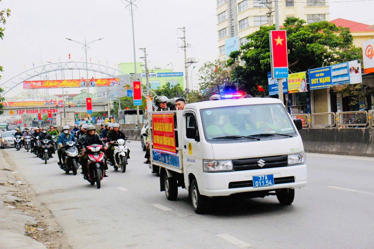 Tổ chức ra quân giải tỏa hành lang ATGT