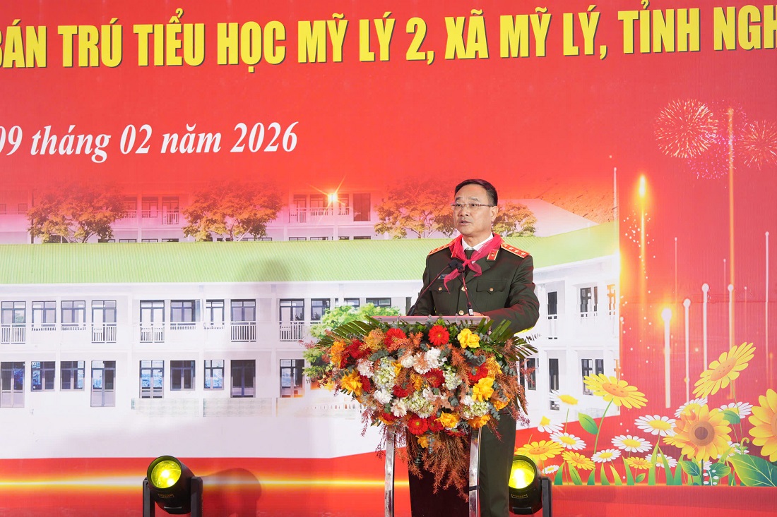 Đồng chí Thượng tướng Phạm Thế Tùng, Ủy viên Ban Chấp hành Trung ương Đảng, Ủy viên Ban Thường vụ Đảng ủy Công an Trung ương, Thứ trưởng Bộ Công an phát biểu tại buổi lễ