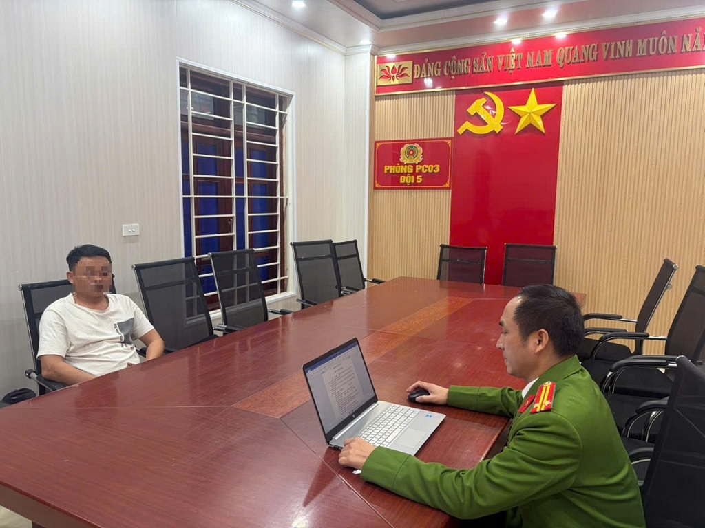  Đối tượng T.T.H. tại Cơ quan Công an 