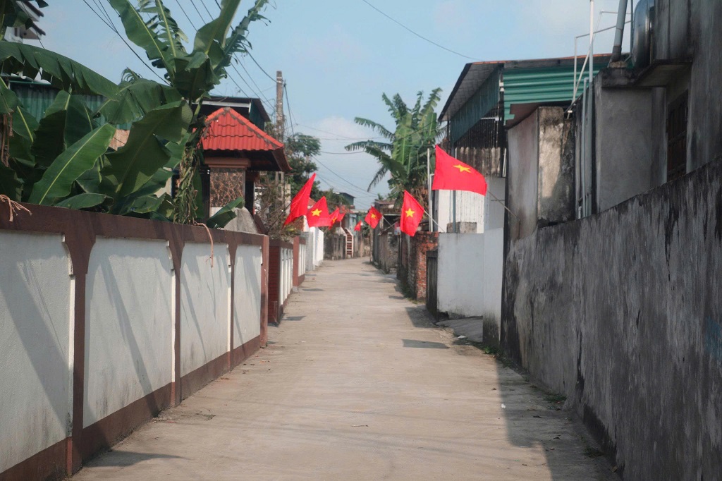 Từ thành thị đến nông thôn rợp bóng cờ Tổ quốc, cờ Đảng