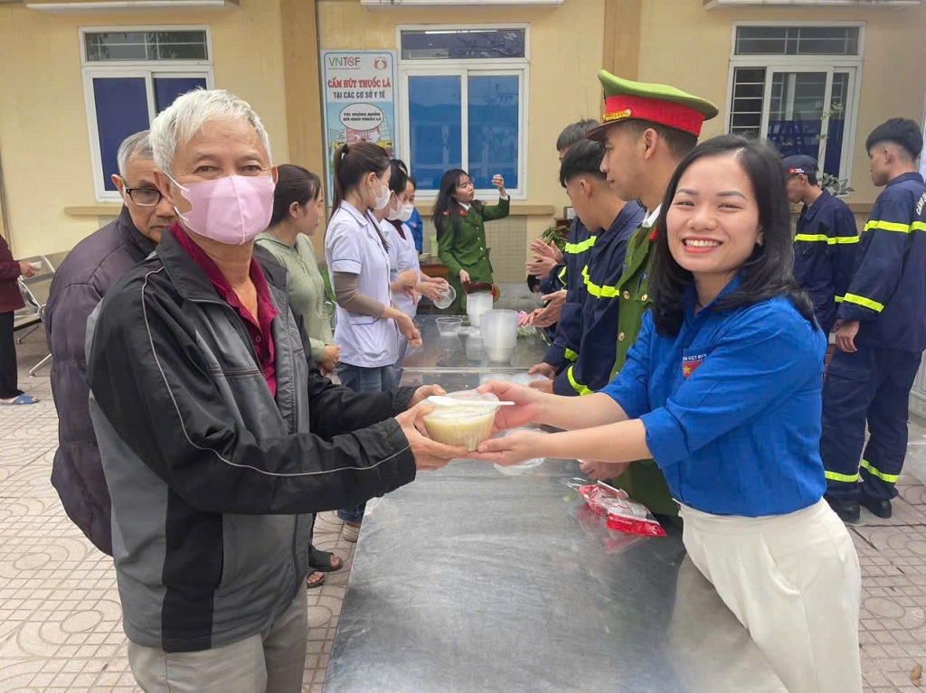 Quà tặng thể hiện sự quan tâm, động viên người bệnh trong những ngày giáp Tết