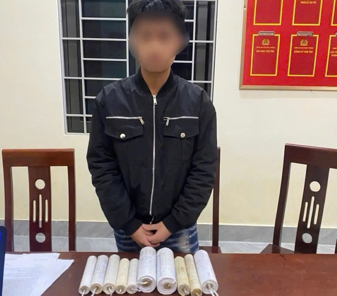 Người dân tự nguyện giao nộp pháo tự chế 