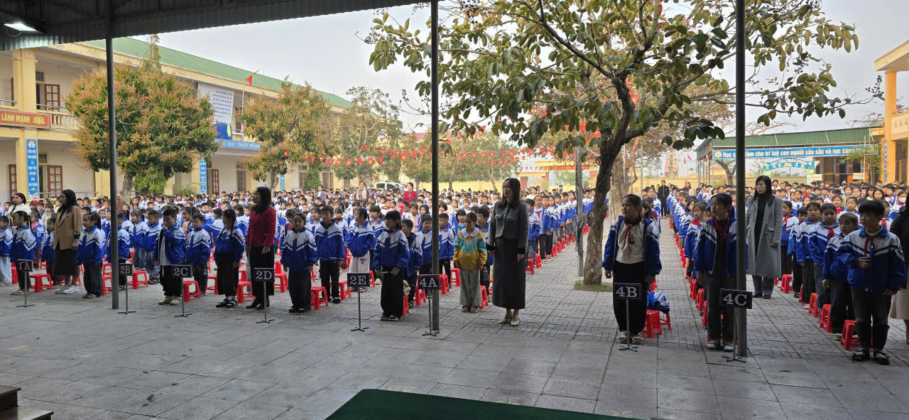 Buổi tuyên truyền thu hút đông đảo giáo viên và học sinh tham gia