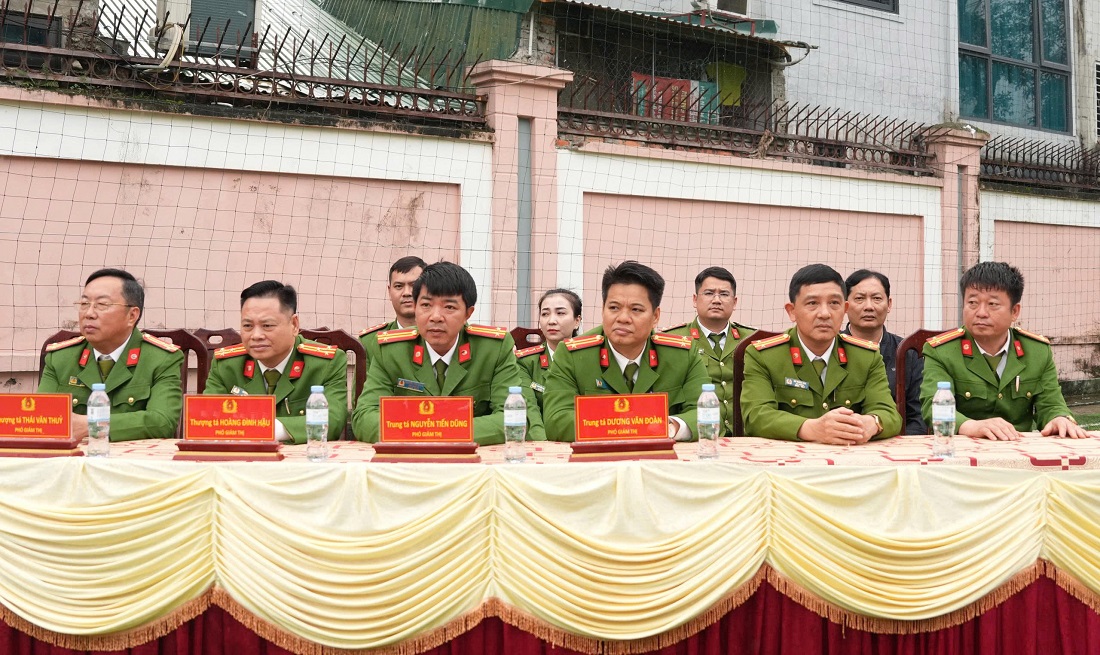 Đại biểu tham dự buổi giao lưu 