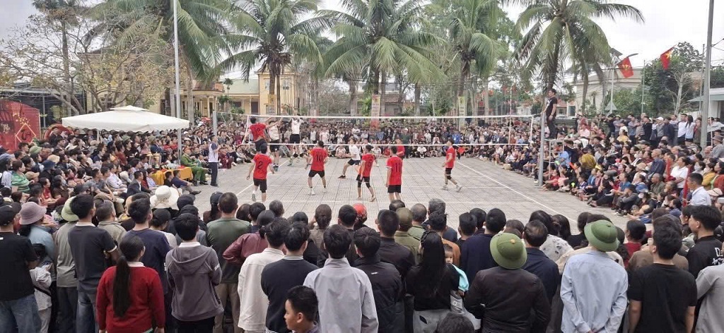 Rất đông người dân tham gia Lễ hội Đền Làng Lụi, công tác bảo đảm ANTT được đặt lên hàng đầu