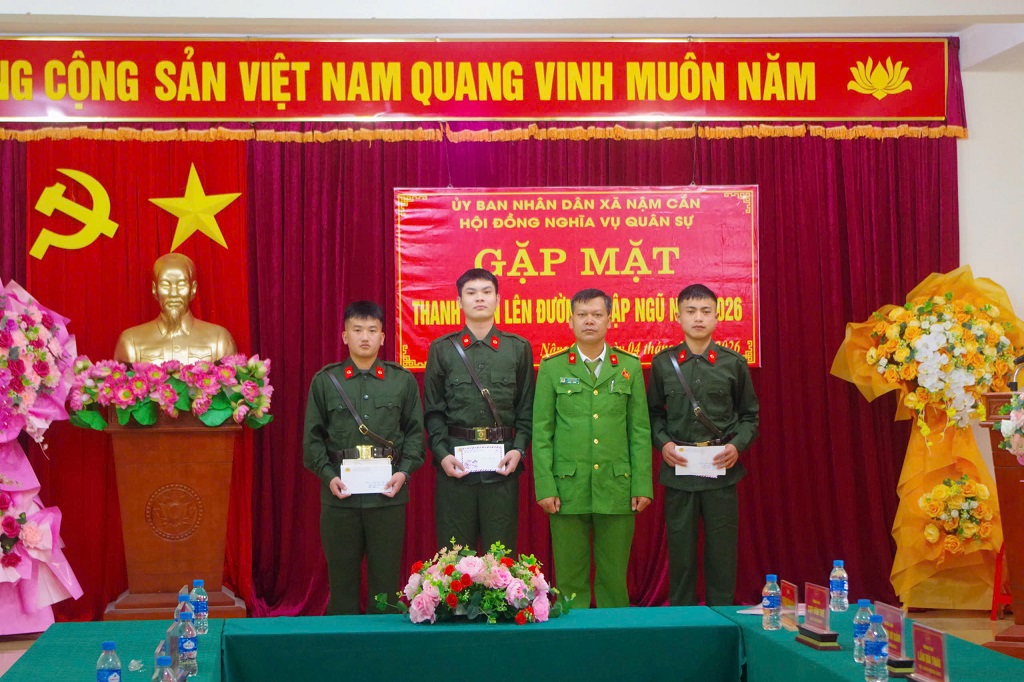 Công an xã Nậm Cắn gặp mặt, động viên công dân thực hiện nghĩa vụ tham gia Công an nhân dân năm 2026