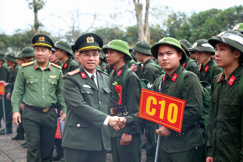 Công an Nghệ An giao nhận công dân thực hiện nghĩa vụ Công an nhân dân năm 2026