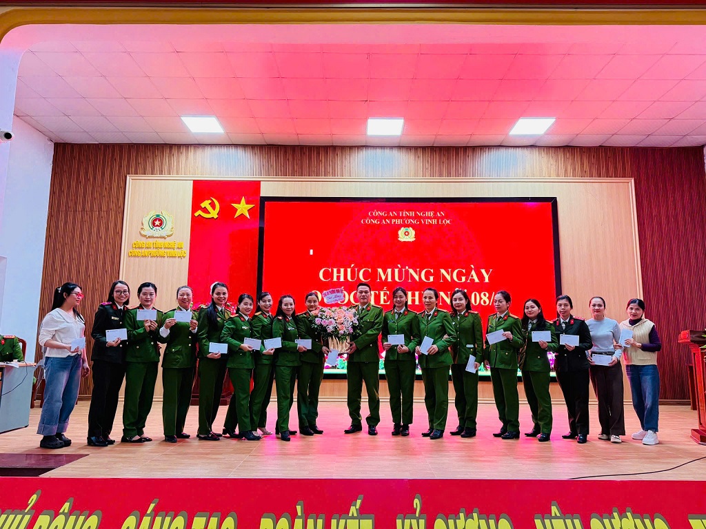 Chi hội Phụ nữ Công an phường Vinh Lộc tổ chức gặp mặt kỷ niệm Ngày Quốc tế Phụ nữ 08/3