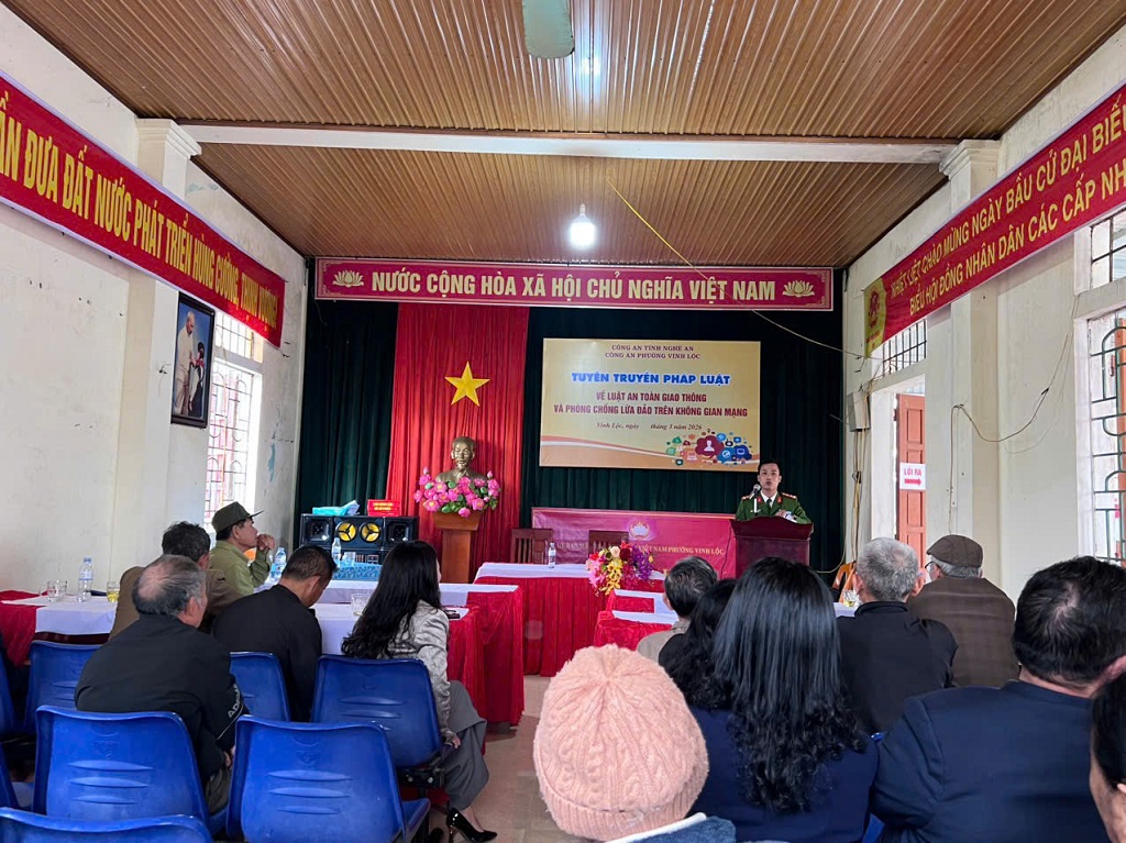 Công an phường Vinh Lộc tuyên truyền, phổ biến pháp luật cho Nhân dân