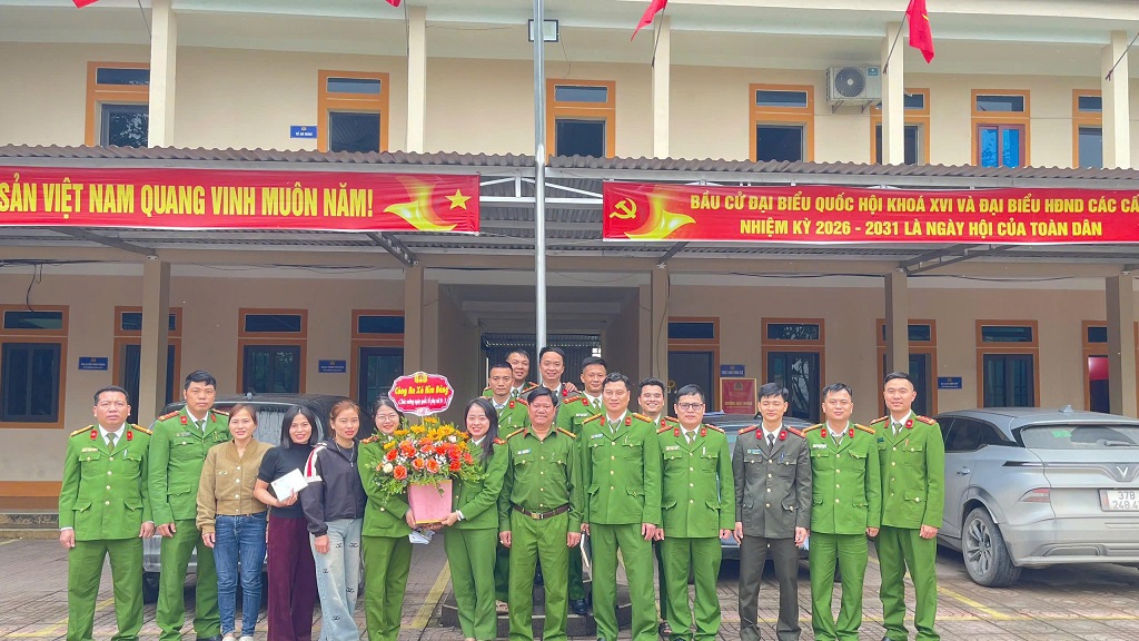 Công an xã Kim Bảng tổ chức tọa đàm kỷ niệm Ngày Quốc tế Phụ nữ 08/3