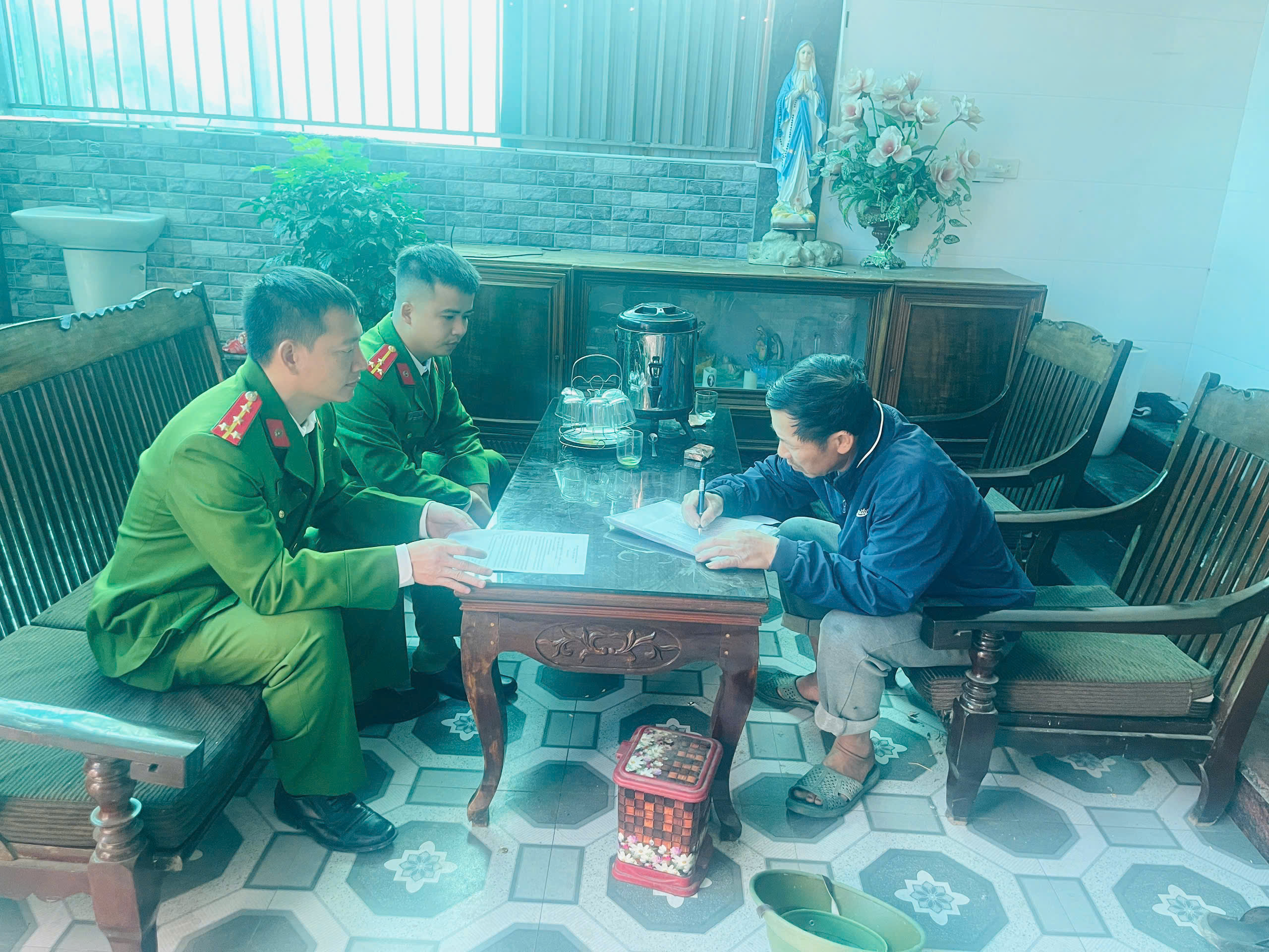 Công an xã Lam Thành bảo đảm an ninh, trật tự phục vụ bầu cử