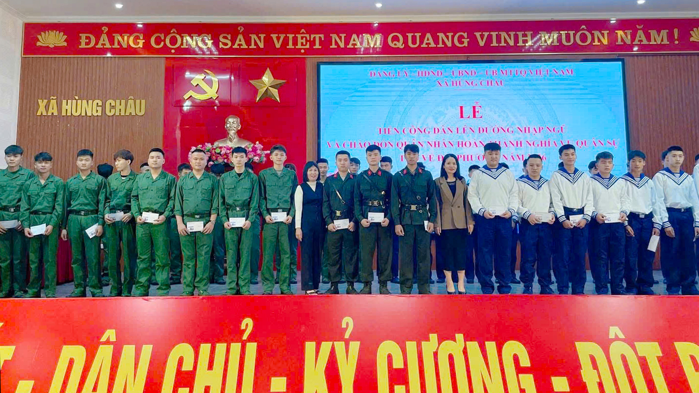 Xã Hùng Châu gặp mặt công dân lên đường nhập ngũ
