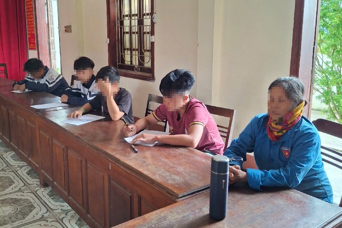 Công an xã Đức Châu nhắc nhở, giáo dục hai học sinh gây xô xát do mâu thuẫn cá nhân