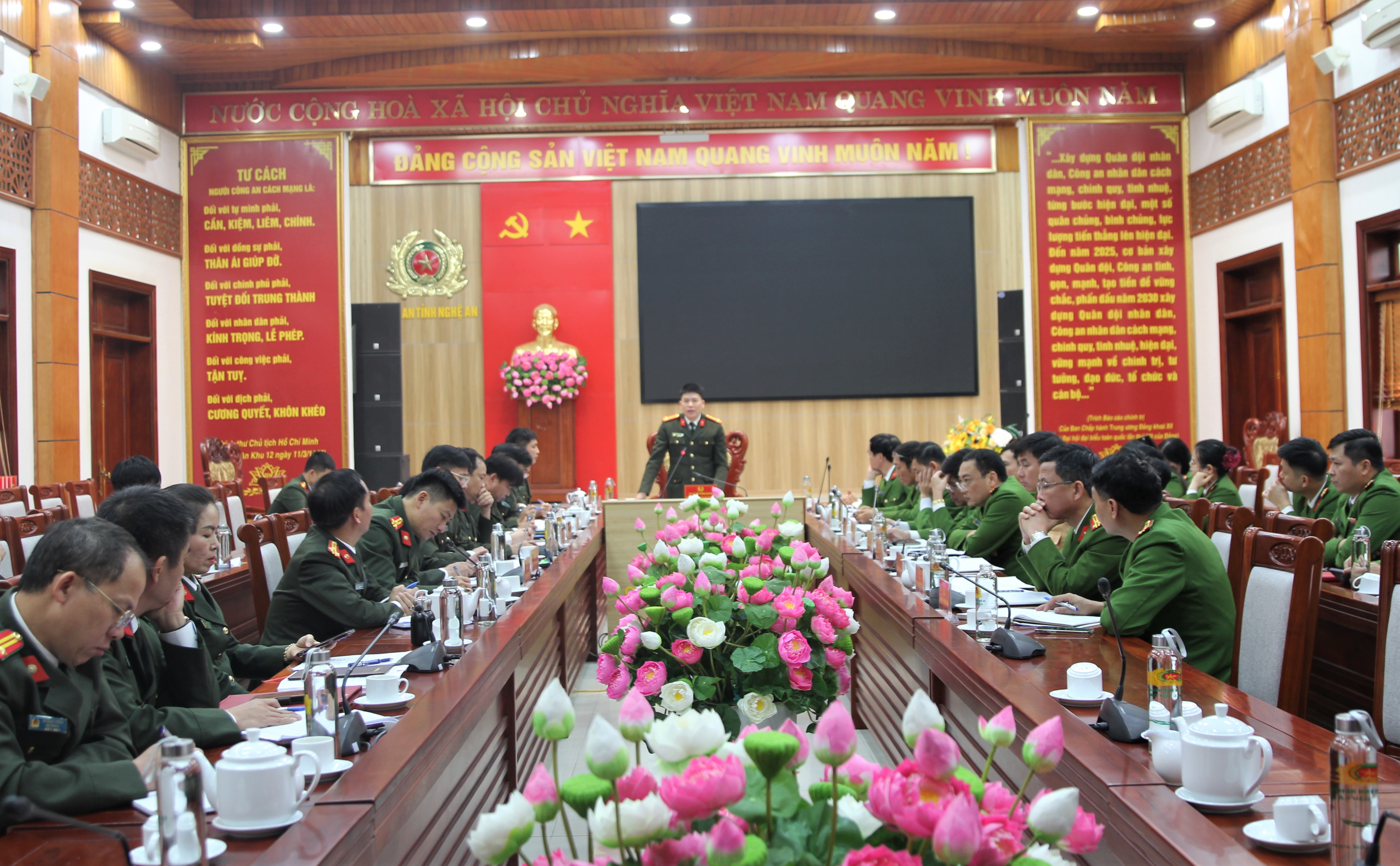 Nâng cao chất lượng, an toàn bếp ăn tập thể trong Công an tỉnh