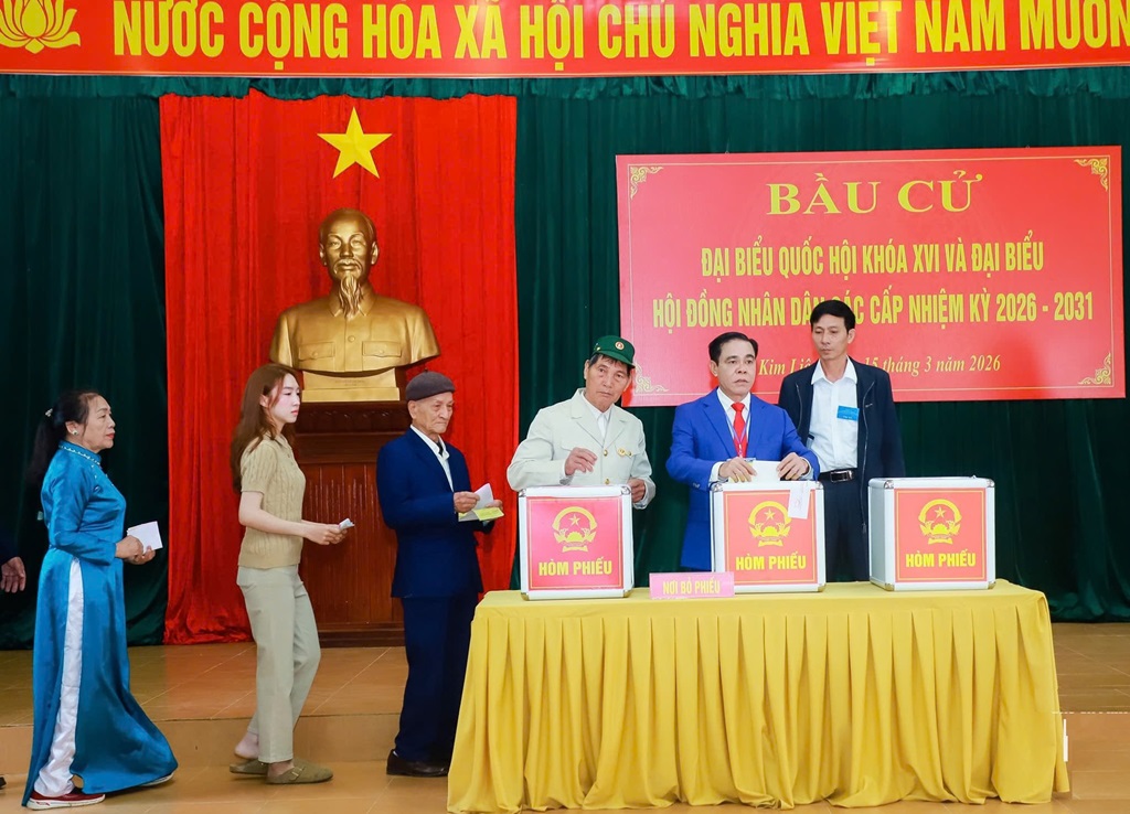 Cử tri Nghệ An tham gia bầu cử đại biểu Quốc hội và HĐND các cấp