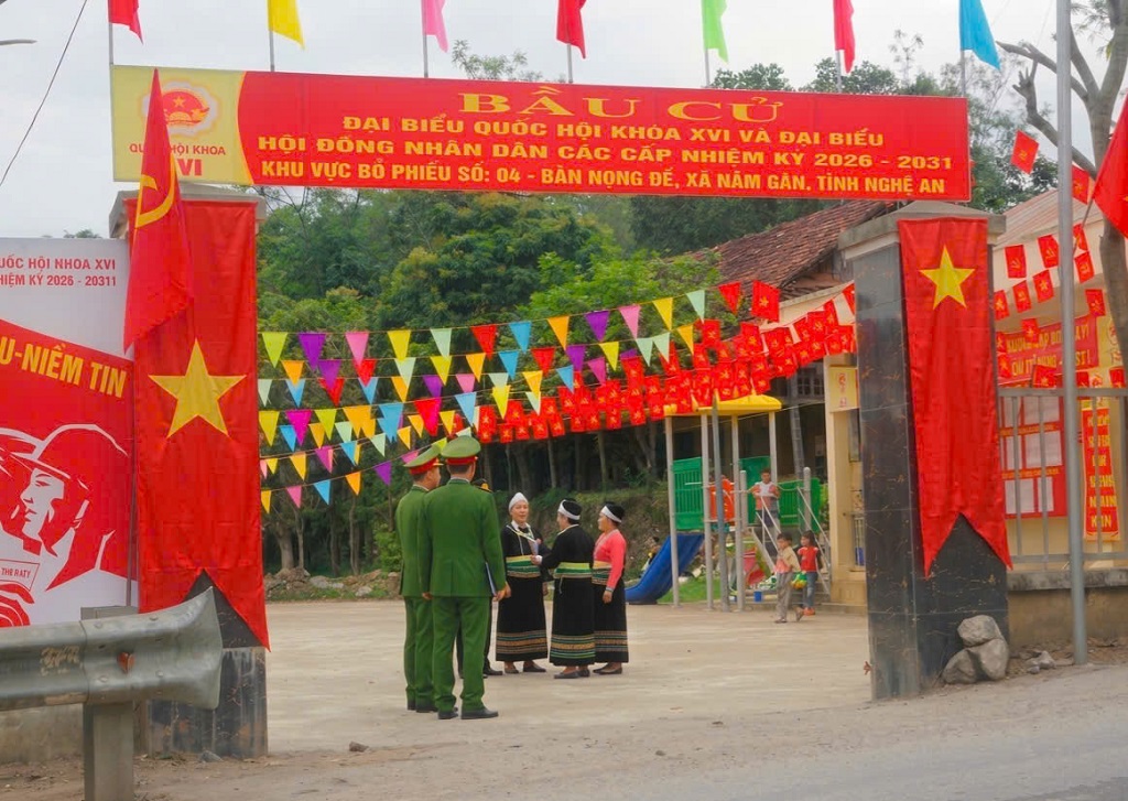 Công an xã Nậm Cắn bảo đảm an ninh trật tự phục vụ bầu cử