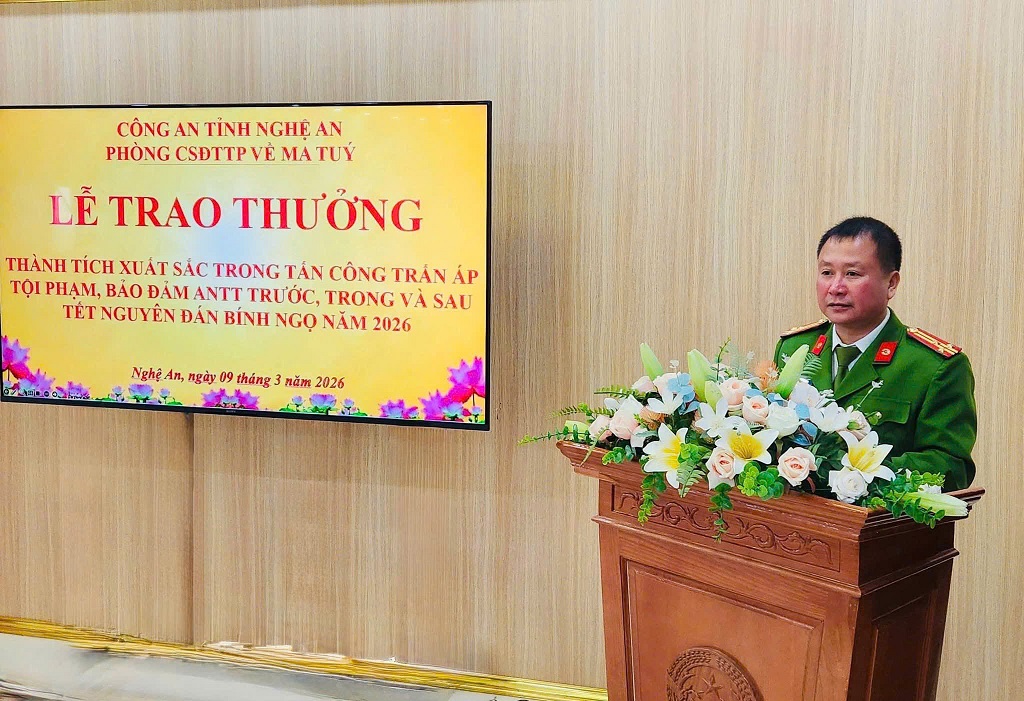 Trao thưởng tập thể, cá nhân có thành tích xuất sắc trong tấn công, trấn áp tội phạm ma túy