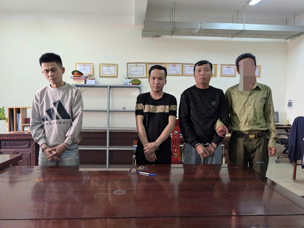 Công an xã Phúc Lộc bắt giữ nhóm đối tượng tổ chức sử dụng trái phép chất ma túy