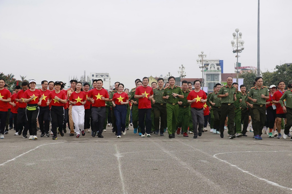 Cán bộ, chiến sĩ Công an Nghệ An tích cực hưởng ứng 