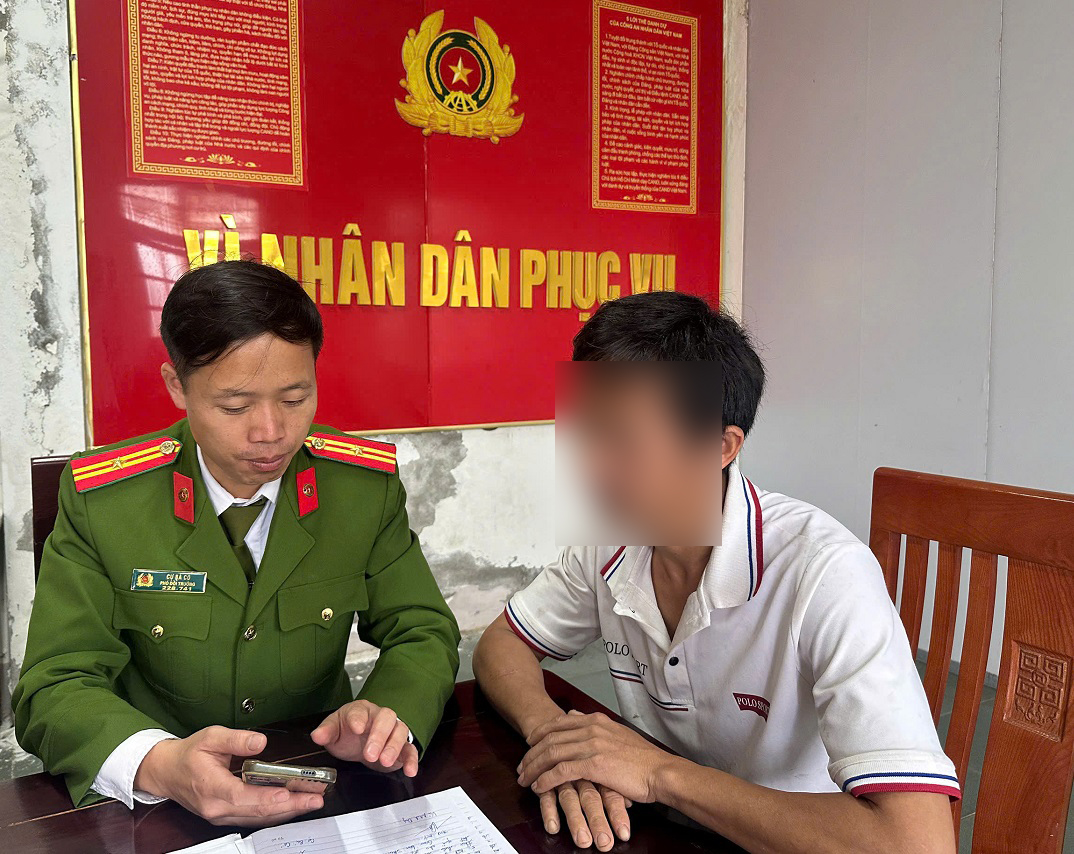 Công an xã Na Ngoi kịp thời ngăn chặn vụ việc lừa đảo với thủ đoạn mua, cào vé online trúng thưởng