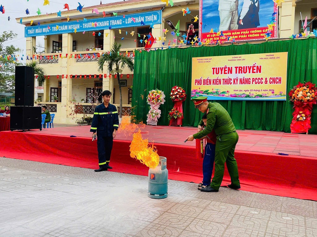 Công an phường Vinh Lộc phối hợp tuyên truyền, phổ biến kiến thức và kỹ năng PCCC & CNCH