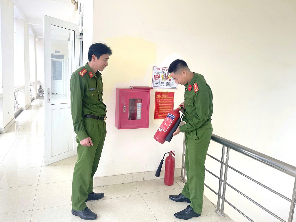 Kiểm tra phòng cháy, chữa cháy tại trụ sở, doanh trại Công an trên địa bàn tỉnh