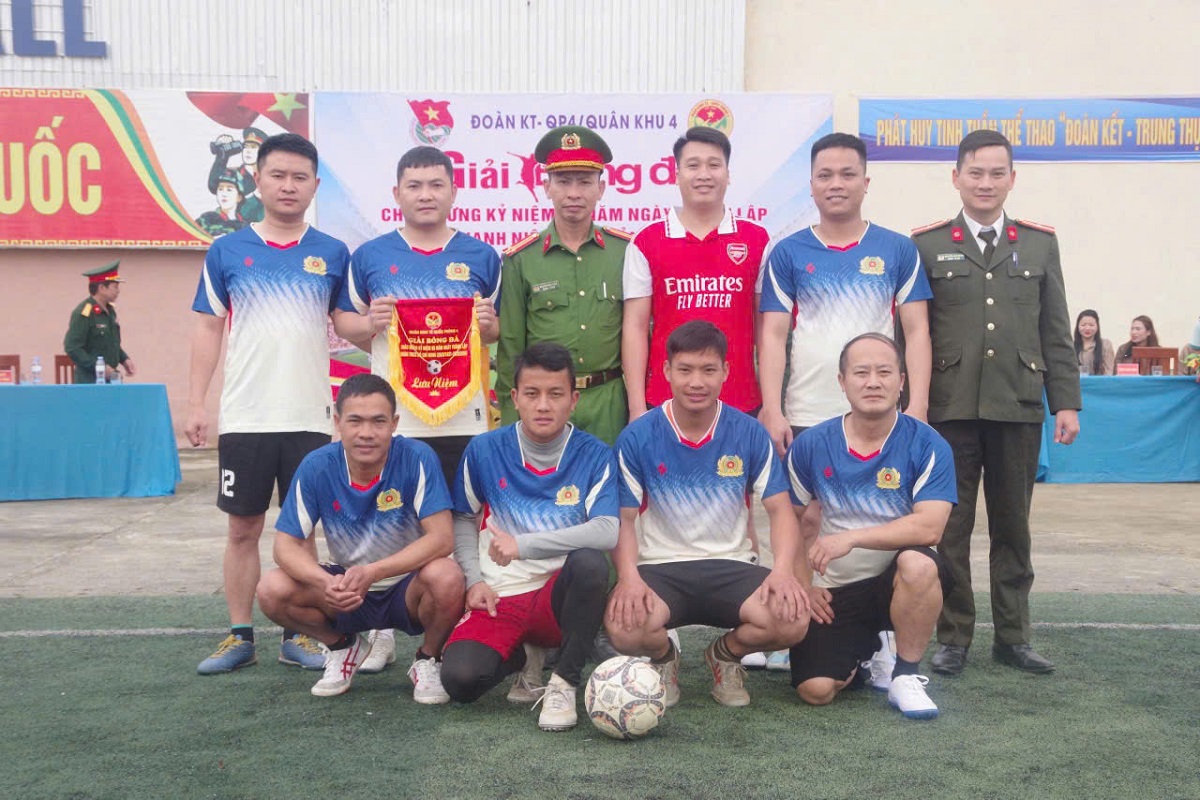 Công an xã Na Ngoi tham gia Giải bóng đá chào mừng 95 năm Ngày thành lập Đoàn TNCS Hồ Chí Minh