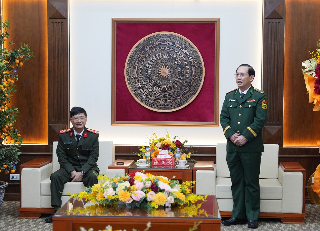 Đồng chí Đại tá Hồ Quyết Thắng - Phó Chỉ huy trưởng, Tham mưu trưởng Ban Chỉ huy Bộ đội Biên phòng tỉnh cảm ơn tình cảm của lực lượng Công an dành cho lực lượng Bộ đội Biên phòng