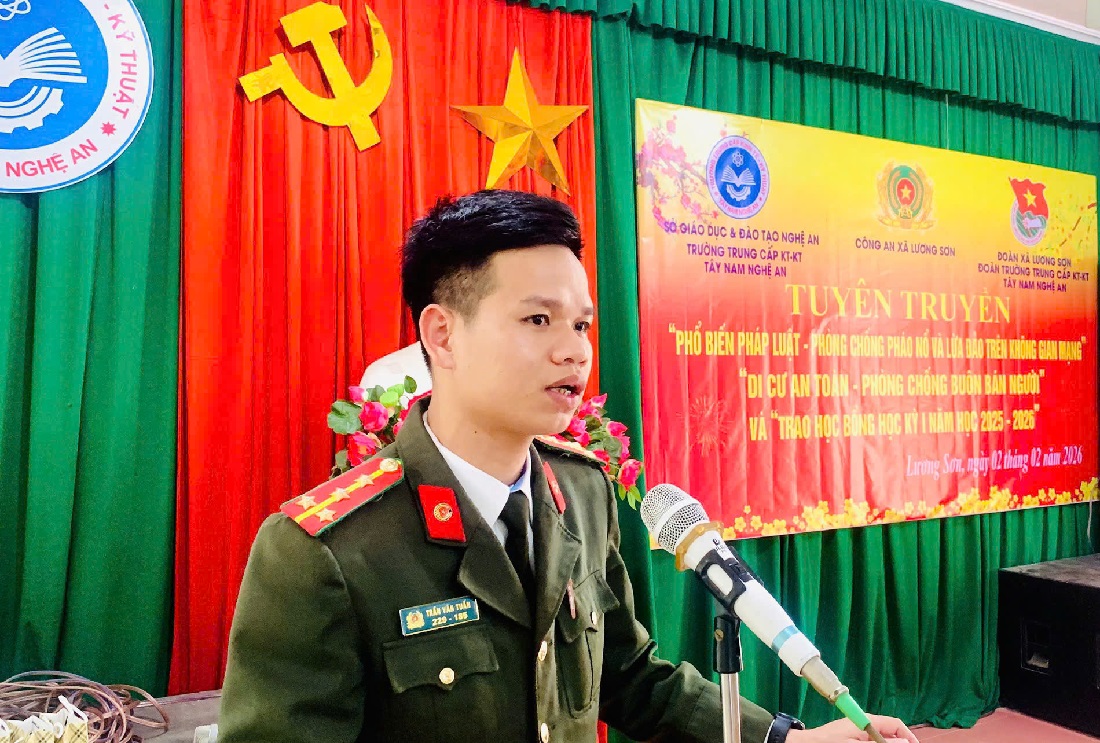 Công an xã cảnh báo phương thức, thủ đoạn lừa đảo phổ biến trên không gian mạng