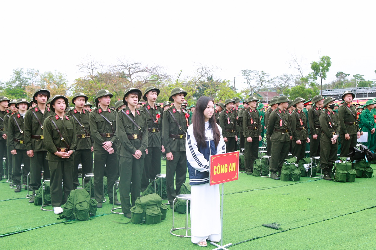 Điểm giao nhận quân số 01 tiếp nhận 721 thanh niên nhập ngũ
