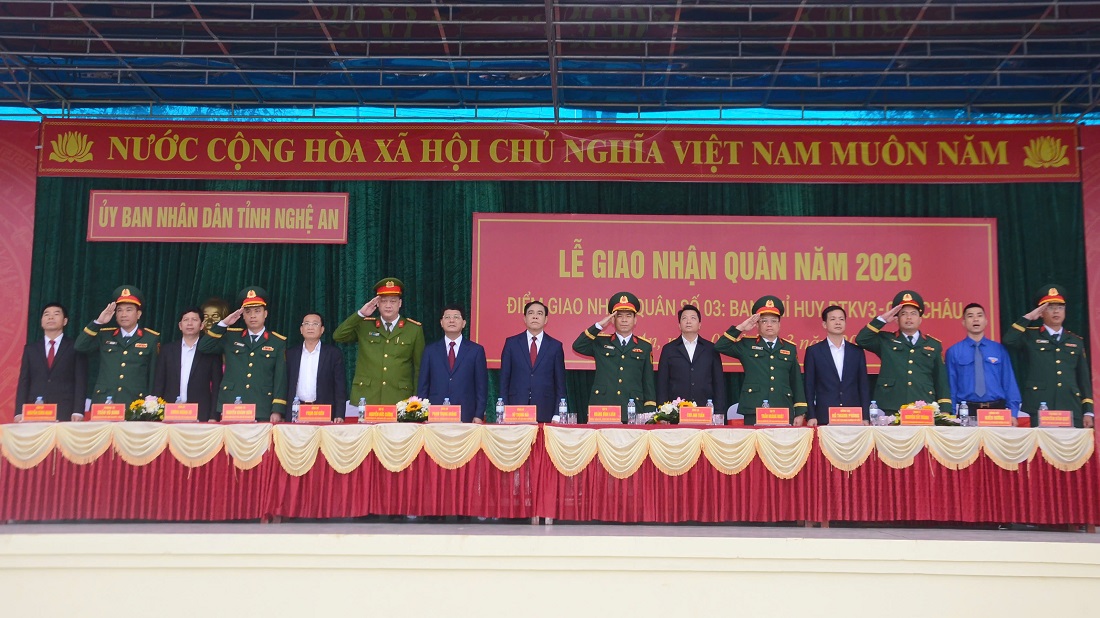 Đại biểu tham dự Lễ giao, nhận quân