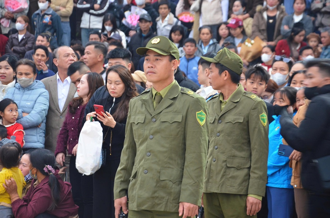 Lực lượng Công an bảo đảm an ninh trật tự tại Lễ giao, nhận quân