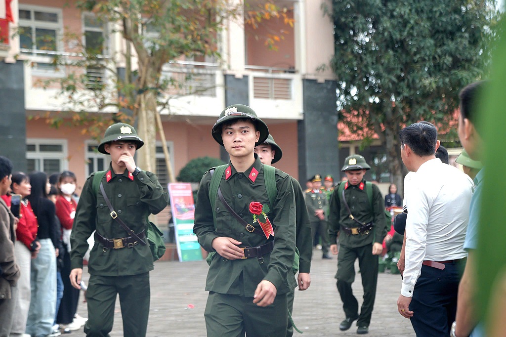 Các tân binh hào hứng lên đường thực hiện nghĩa vụ Công an nhân dân
