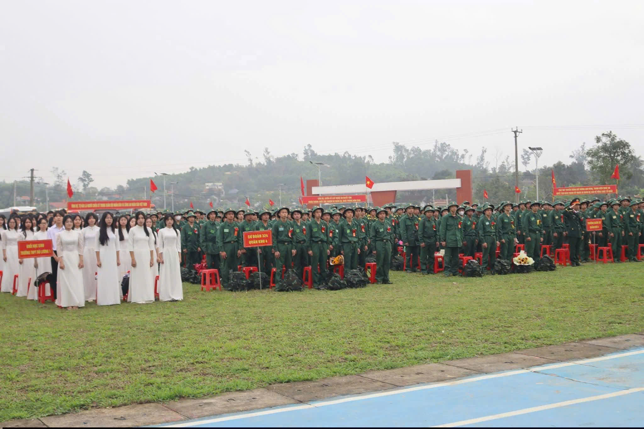 Lễ giao, nhận quân tổ chức trang trọng