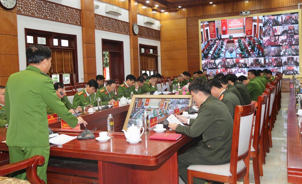 Hội nghị được tổ chức trực tuyến đến điểm cầu Công an phường, xã