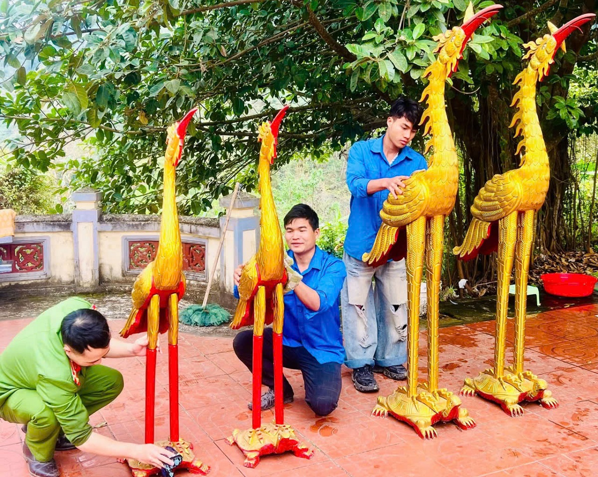 Vệ sinh khu vực Đền Pu Nhạ Thầu